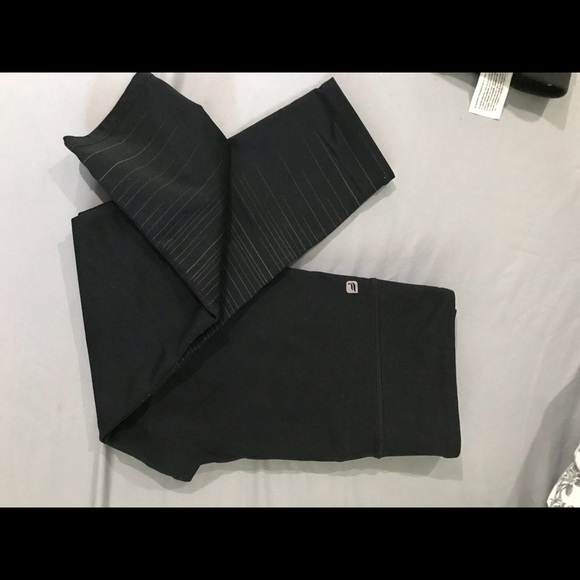 Fabletics legging. - Picture 2 of 2